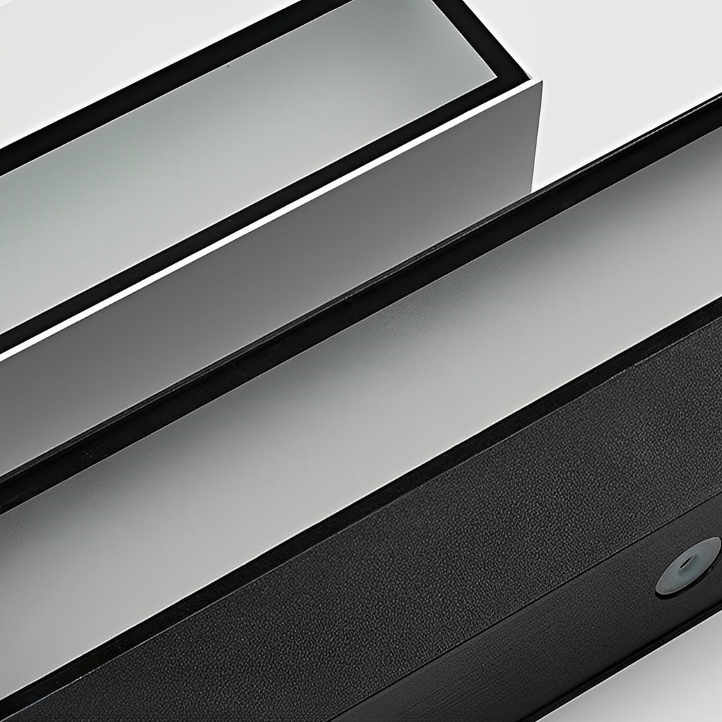 Modern Waterproof Outdoor Wall Light – Durable LED Exterior Sconce