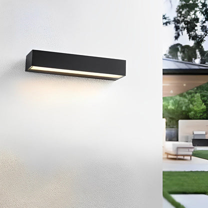 Modern Waterproof Outdoor Wall Light – Durable LED Exterior Sconce