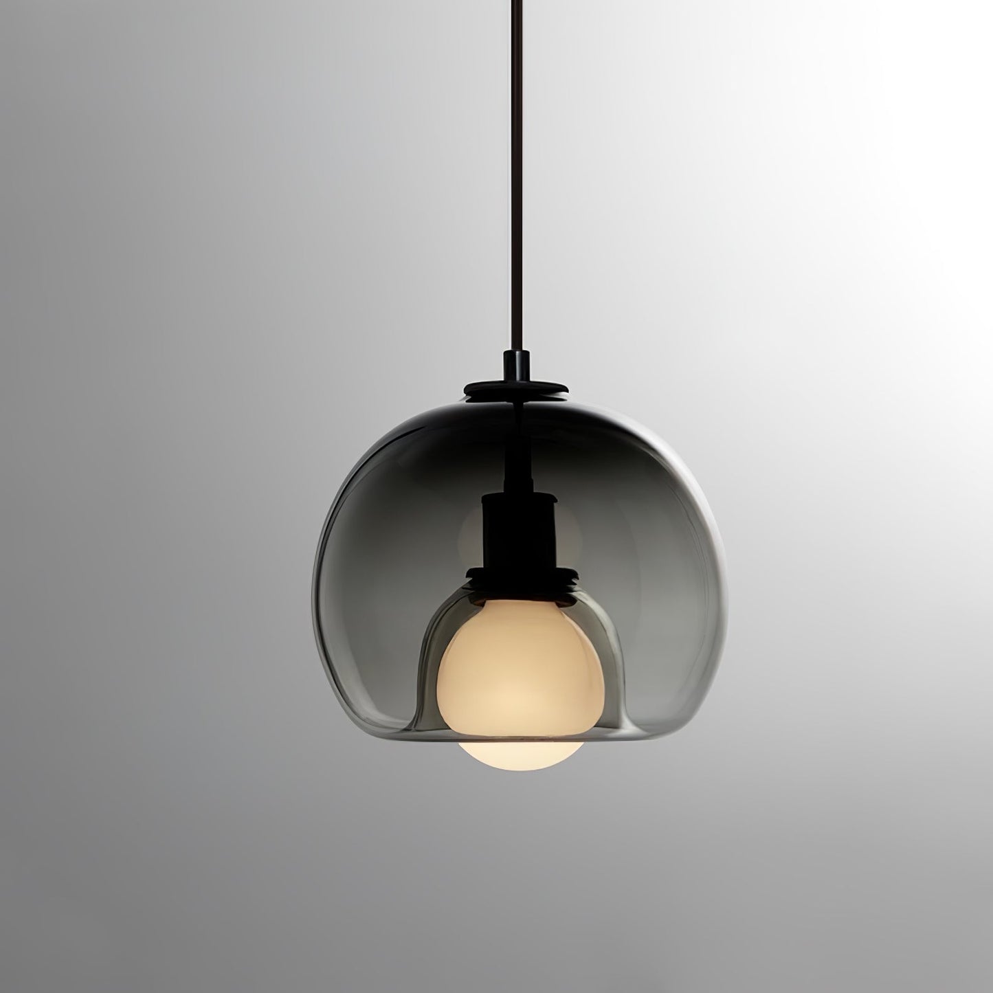 Minimalist Metal Pendant Light – Soft Illumination for Modern Spaces