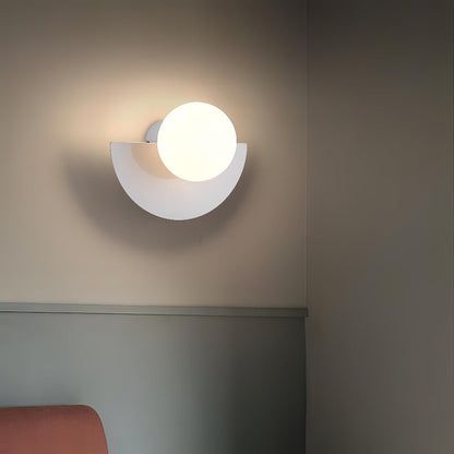 Lunaris Half-Moon LED Wall Light – Nordic Minimalist Design