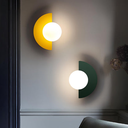 Lunaris Half-Moon LED Wall Light – Nordic Minimalist Design