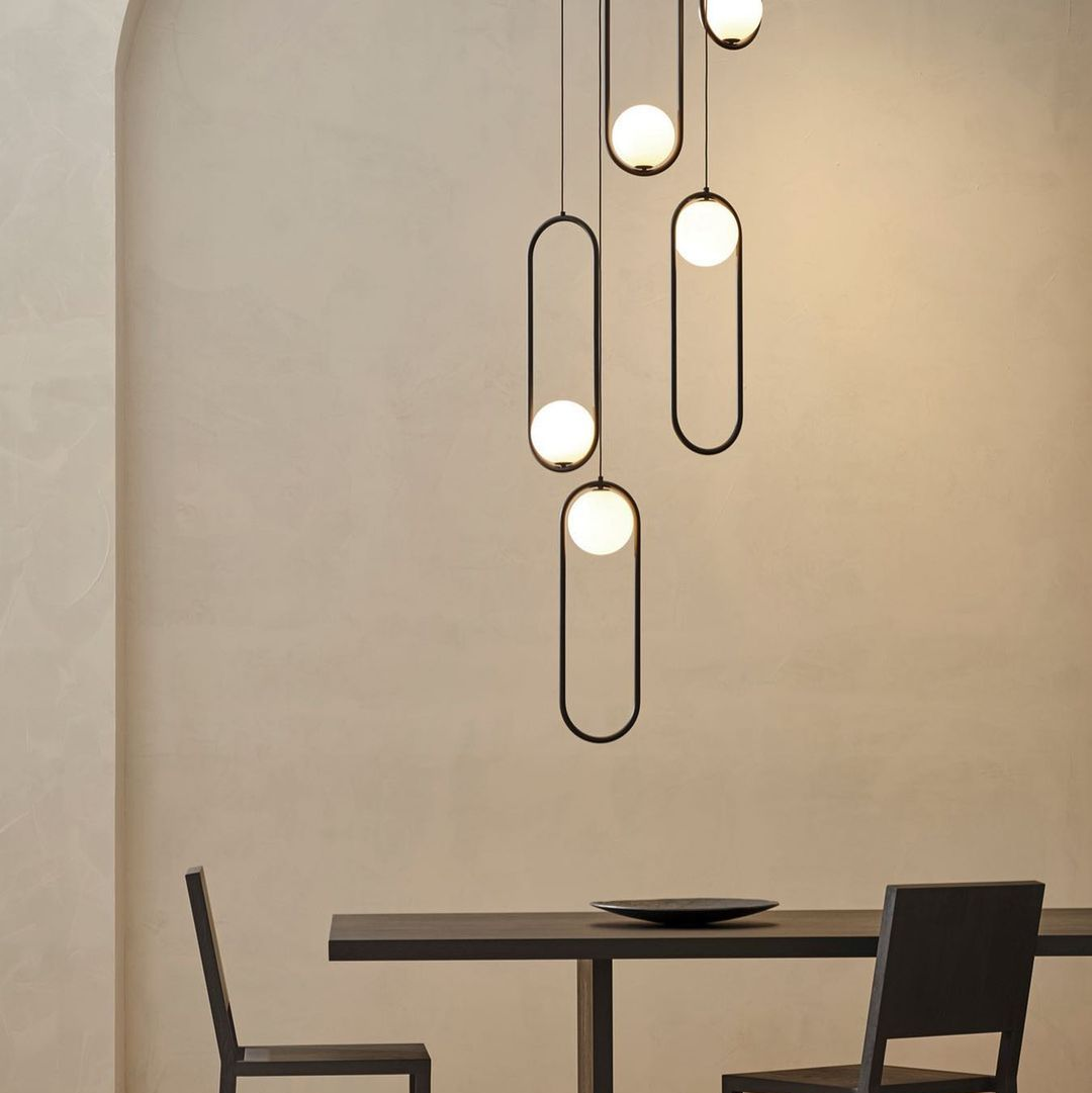 Modern Metal and Glass Pendant Light – Elegant Illumination for Contemporary Spaces