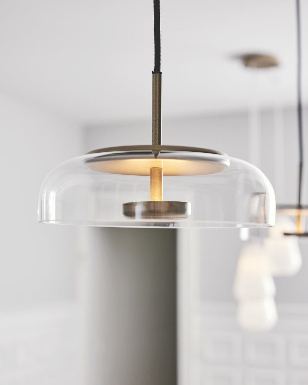 Modern Brass and Glass Pendant Light – Elegant Illumination for Home