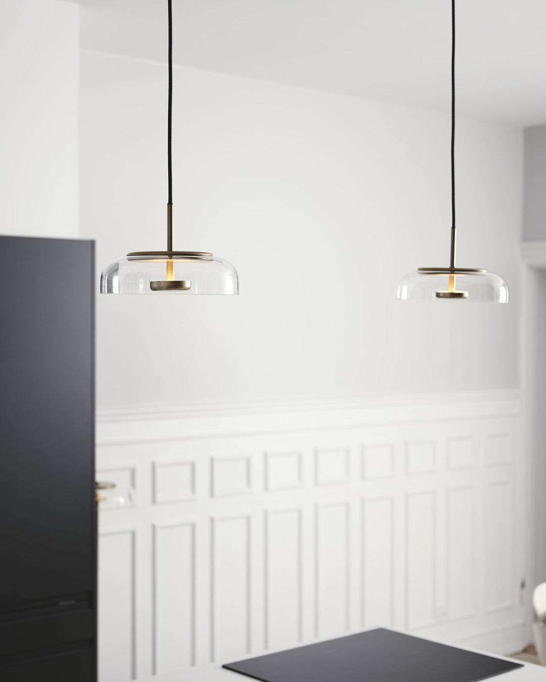 Modern Brass and Glass Pendant Light – Elegant Illumination for Home