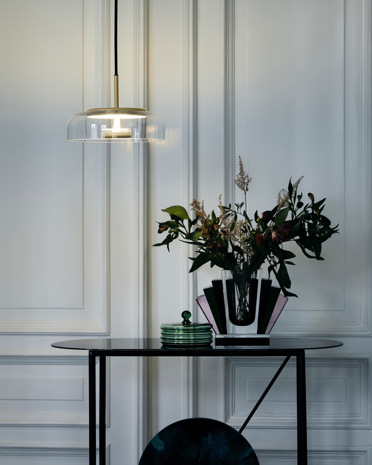 Modern Brass and Glass Pendant Light – Elegant Illumination for Home