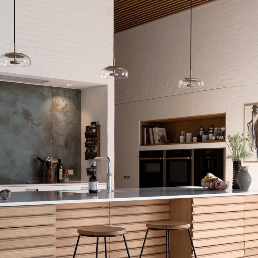 Modern Brass and Glass Pendant Light – Elegant Illumination for Home