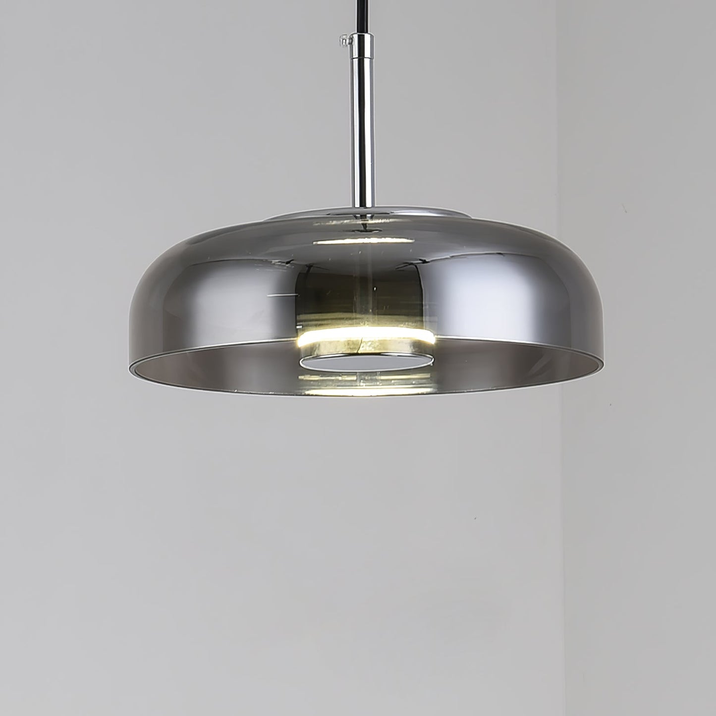 Modern Brass and Glass Pendant Light – Elegant Illumination for Home