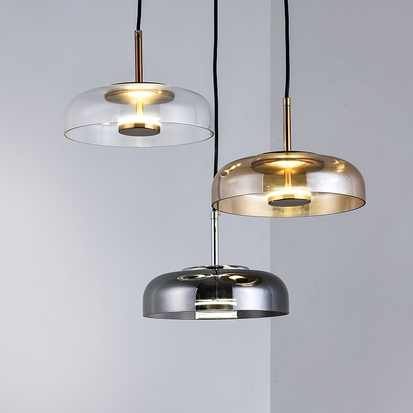 Modern Brass and Glass Pendant Light – Elegant Illumination for Home