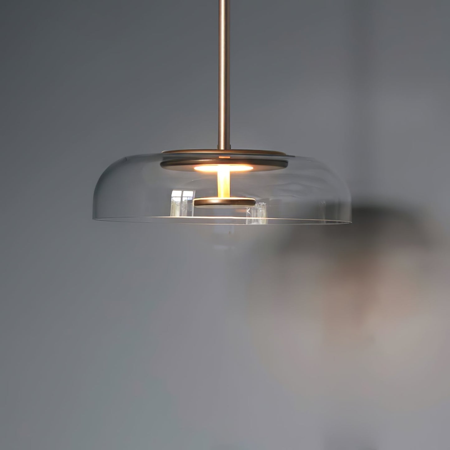 Modern Brass and Glass Pendant Light – Elegant Illumination for Home