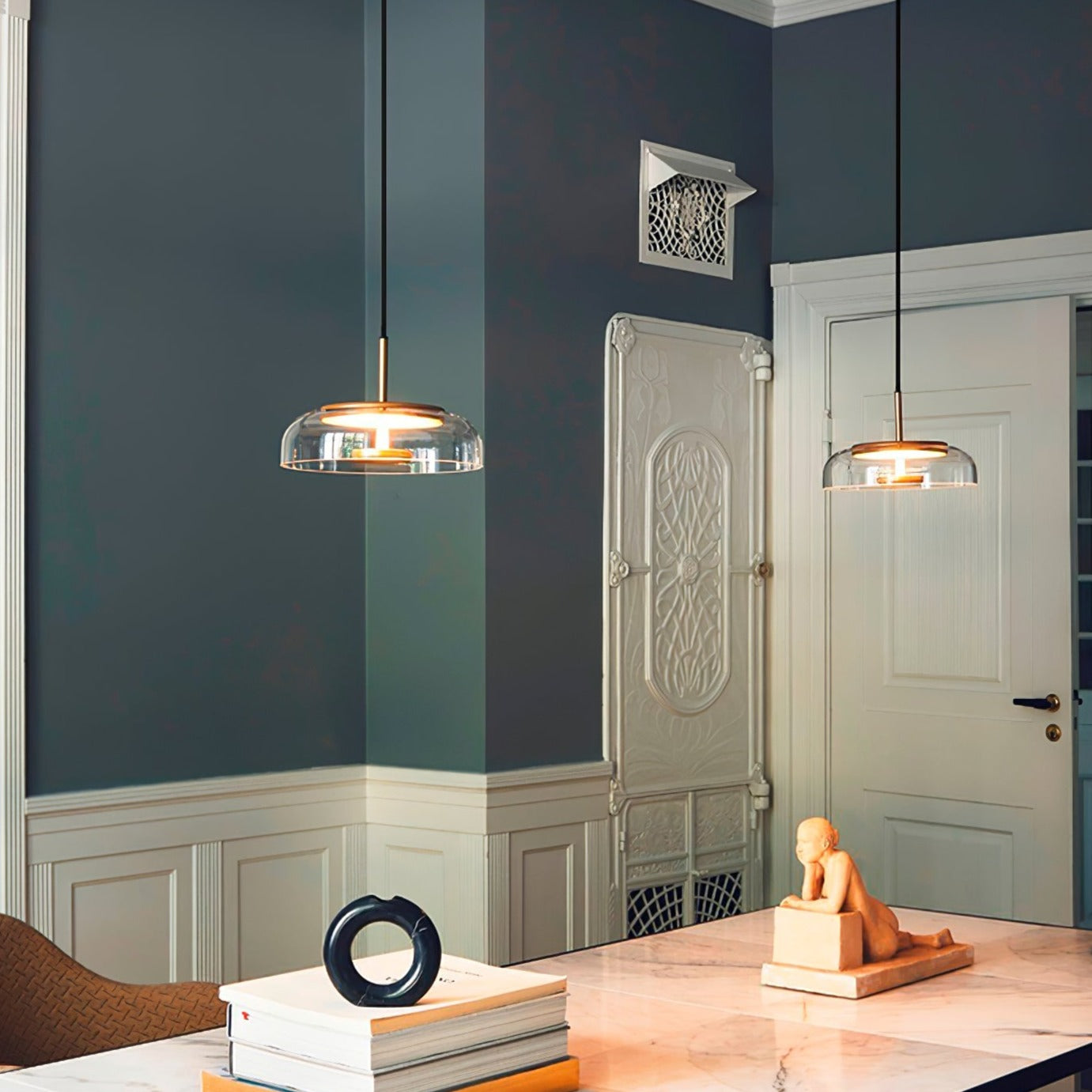 Modern Brass and Glass Pendant Light – Elegant Illumination for Home