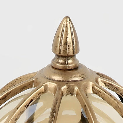 Vintage Outdoor Post Light – Elegant Glass Globe for Garden Lighting