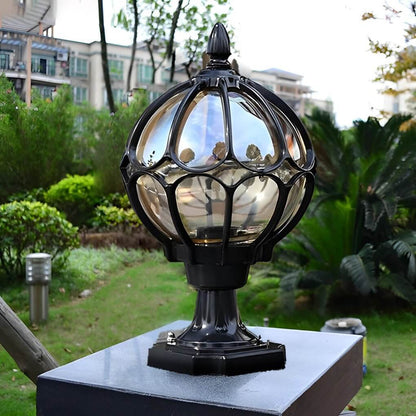 Vintage Outdoor Post Light – Elegant Glass Globe for Garden Lighting