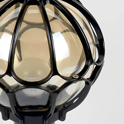 Vintage Outdoor Post Light – Elegant Glass Globe for Garden Lighting